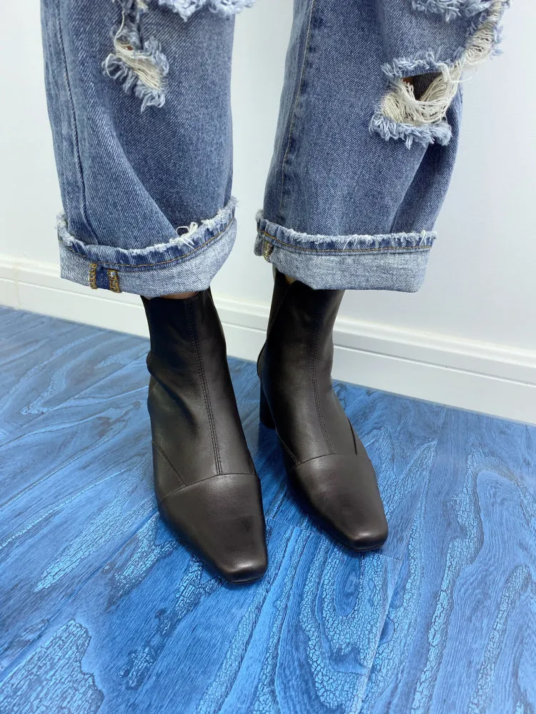 LUXE SEVEN DESIGN SQUARE TOE HEELED ANKLE BOOTS